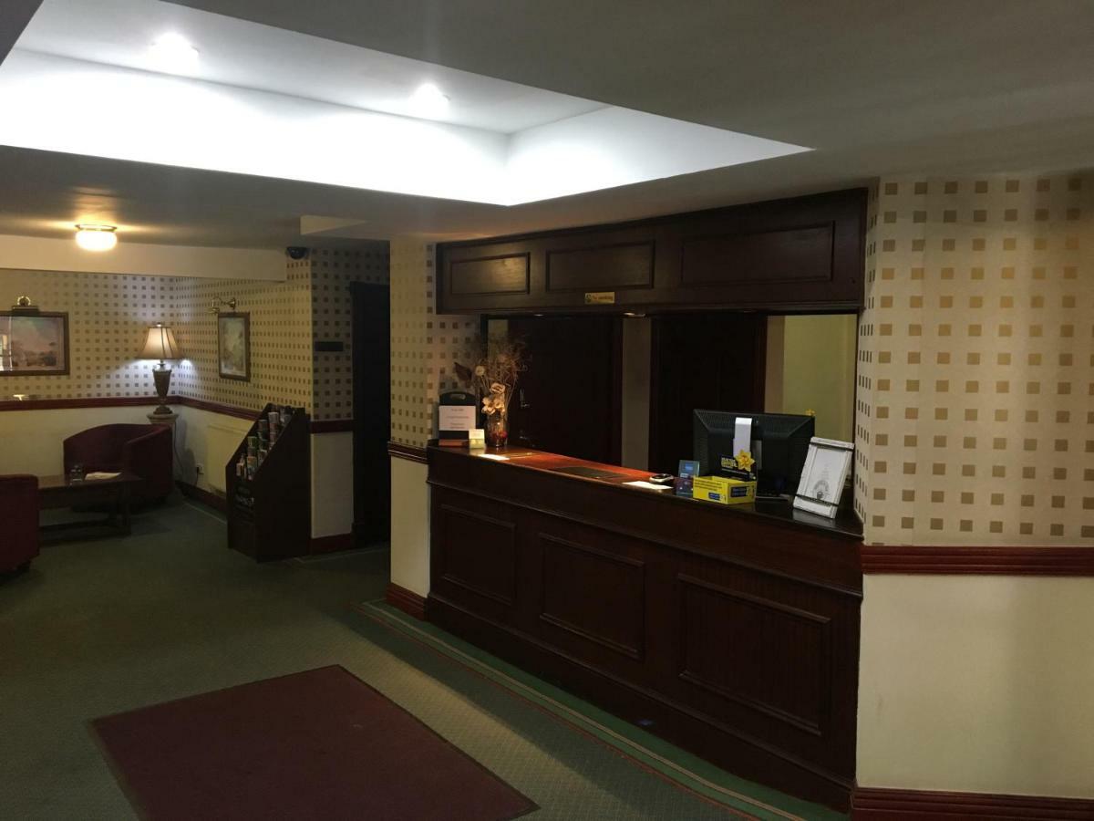 Cedar Tree Hotel Rugeley Ngoại thất bức ảnh