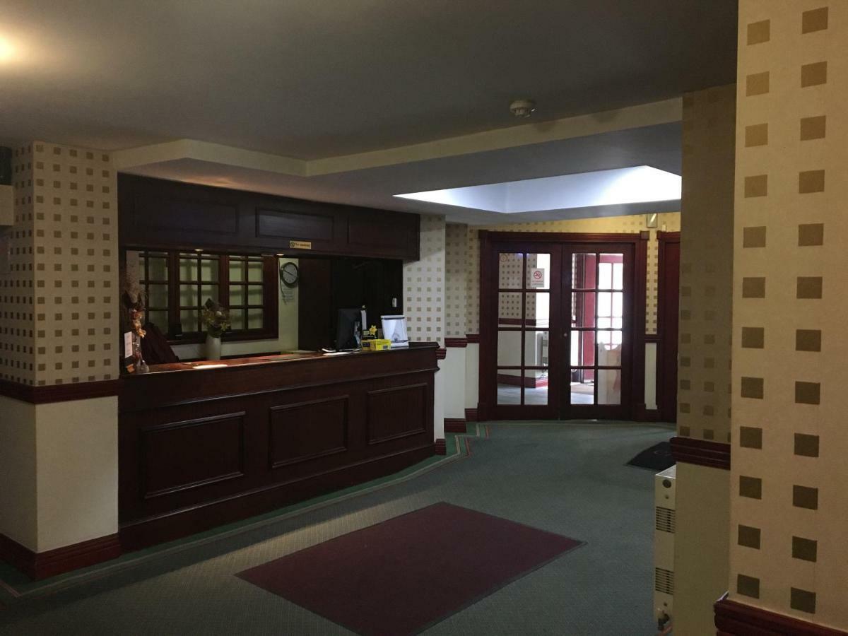 Cedar Tree Hotel Rugeley Ngoại thất bức ảnh
