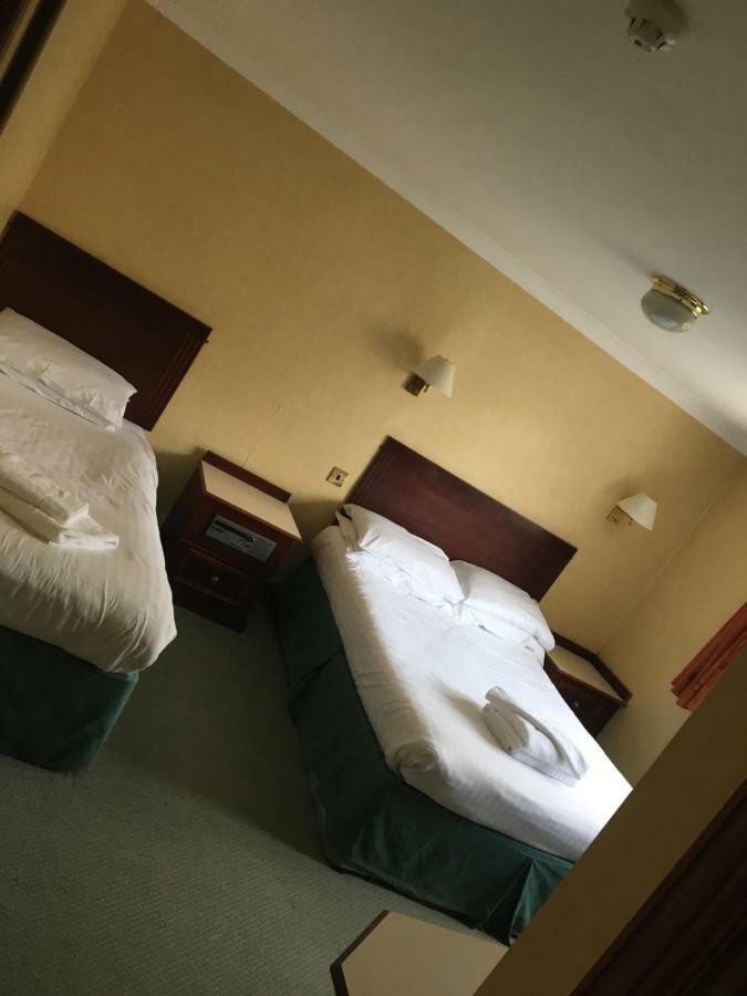 Cedar Tree Hotel Rugeley Ngoại thất bức ảnh