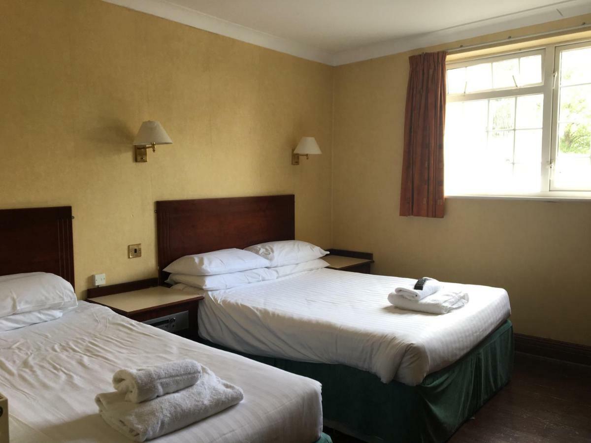Cedar Tree Hotel Rugeley Ngoại thất bức ảnh